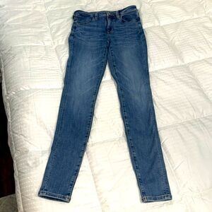 American Eagle high rise skinny Women's Jeans size 4L and 4S EUC!